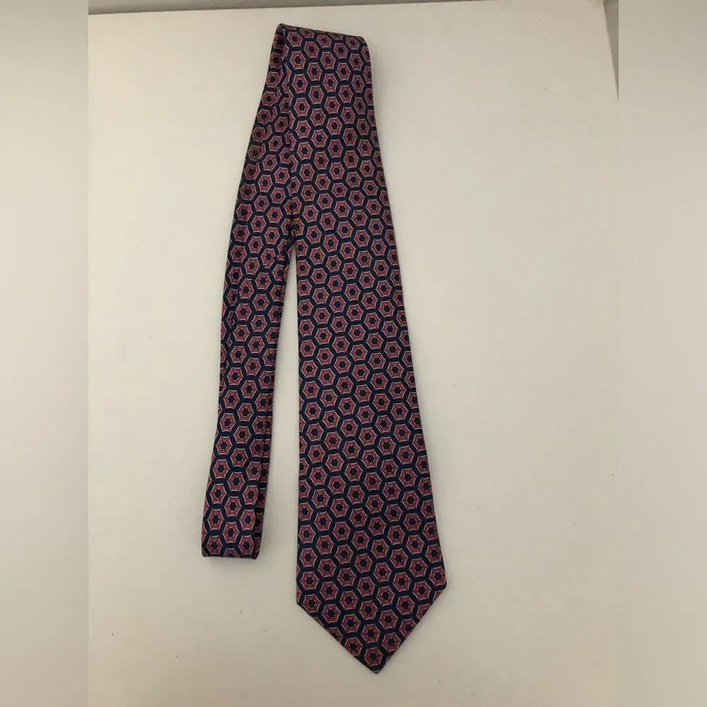 Hermes Hexagon Print Pattern 100% Silk Men’s Tie Red And Navy